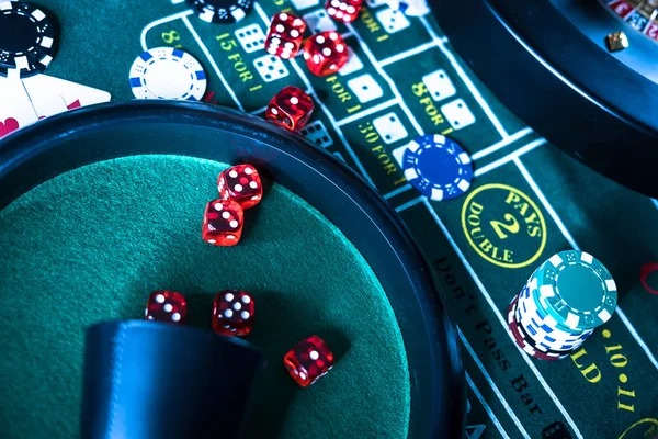 Live dealer at panda88 Hood vs Wolf table streaming in HD